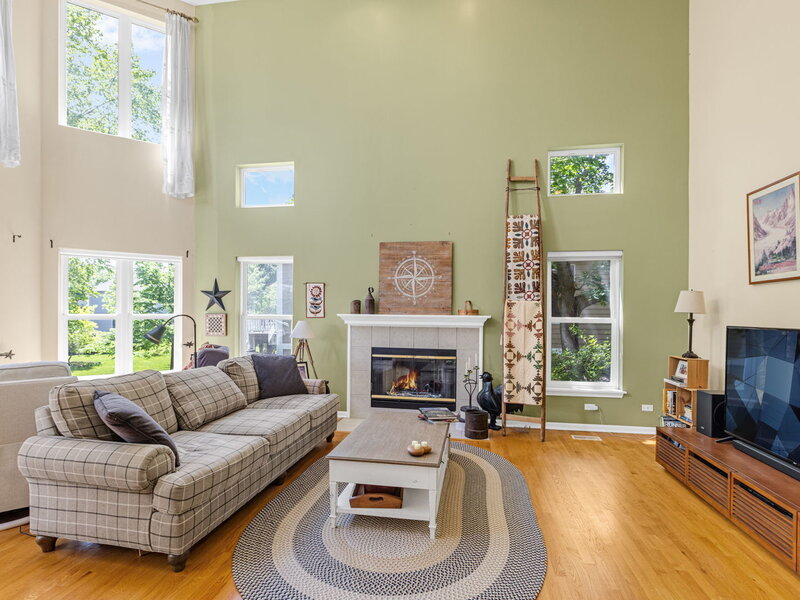 4 Sherwood Court Lake In The Hills IL 60156