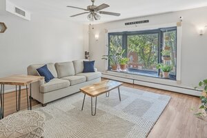 Photo of 1612 W Farwell Avenue Chicago IL 60626 Unit 3C