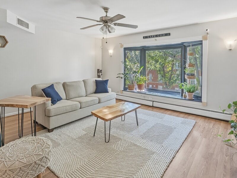 1612 W Farwell Avenue Chicago IL 60626
