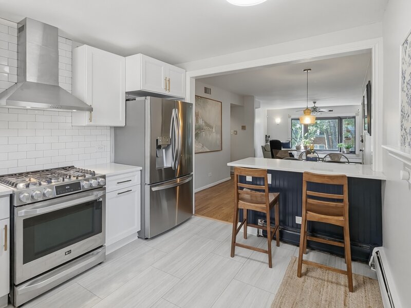 1612 W Farwell Avenue Chicago IL 60626