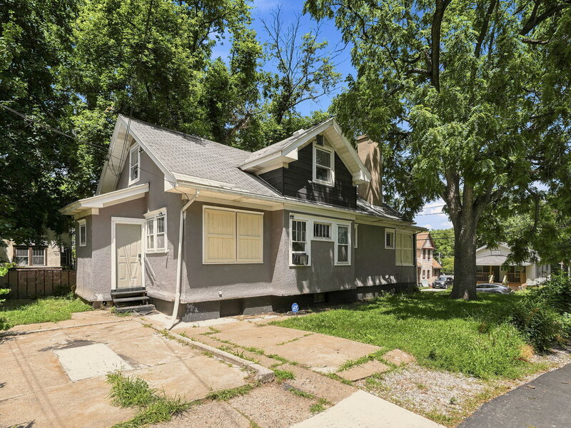 1522 Bridge Avenue Davenport IA 52803