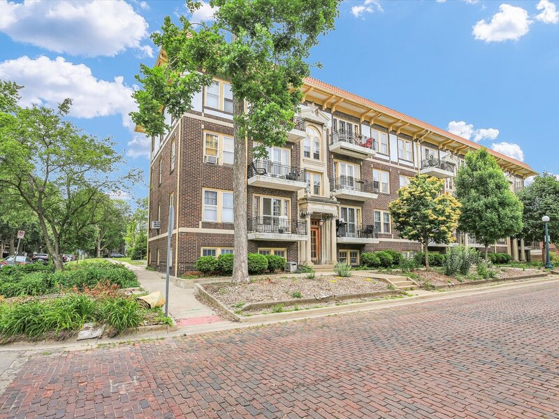 410 N Prairie Street Champaign IL 61820