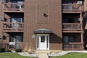 Photo of 330 Shorewood Drive Glendale Heights IL 60139 Unit 3B