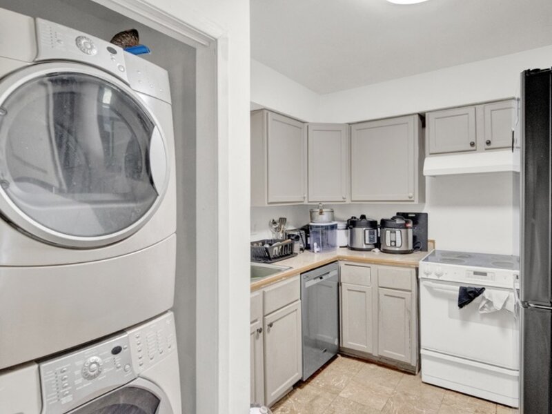 167 W Elk Trail Carol Stream IL 60188