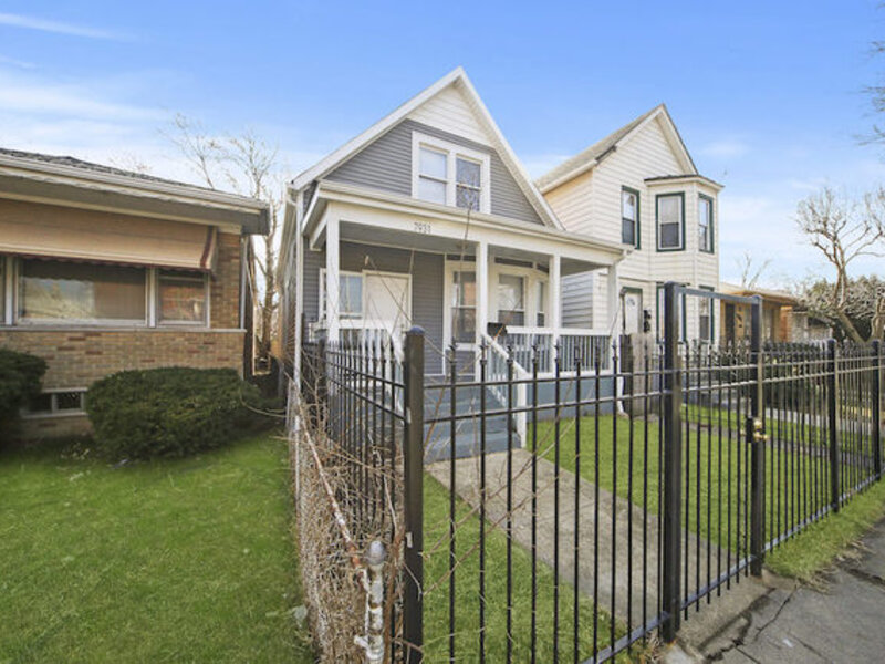 7931 S East End Avenue Chicago IL 60617