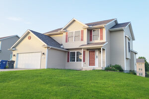 Photo of 4339 55th Avenue Bettendorf IA 52722