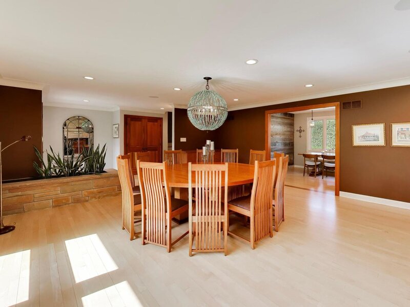 1500 W Blackhawk Drive Mount Prospect IL 60056