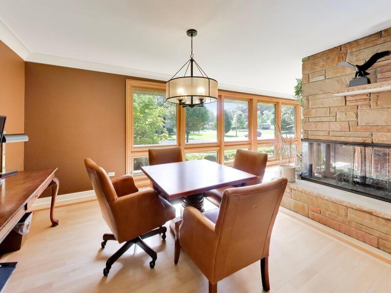 1500 W Blackhawk Drive Mount Prospect IL 60056