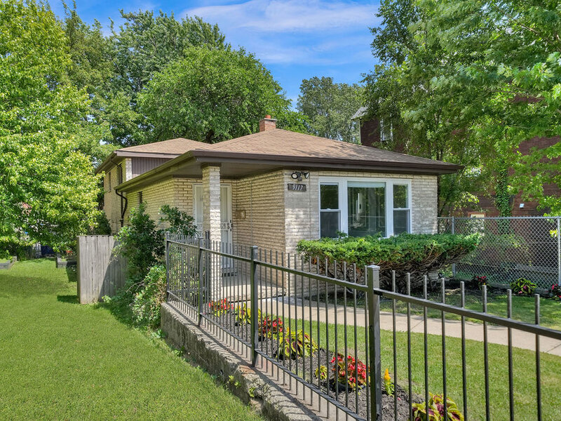 9117 S Brandon Avenue Chicago IL 60617