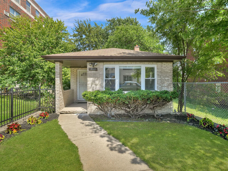 9117 S Brandon Avenue Chicago IL 60617