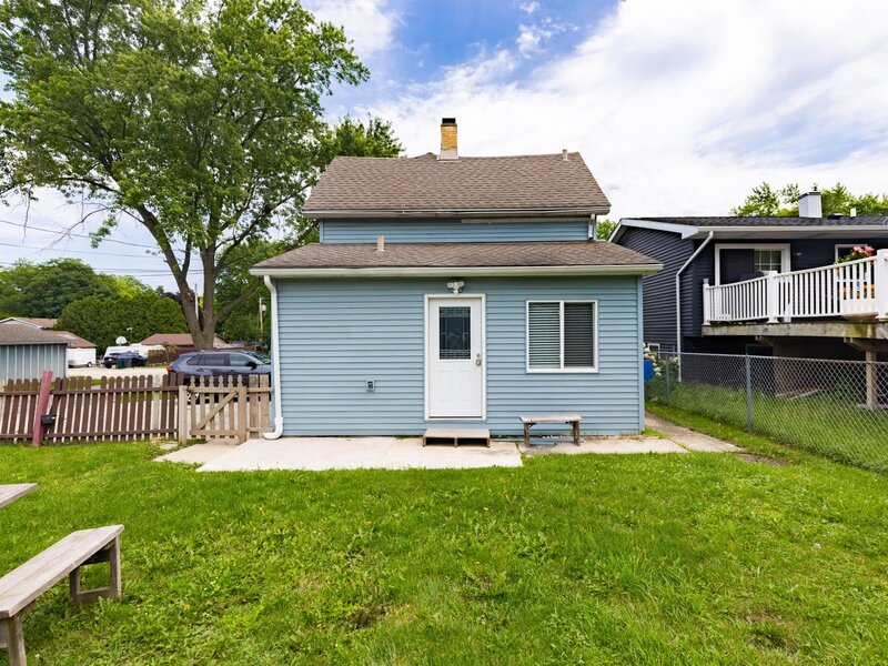 1904 Ezra Avenue Zion IL 60099