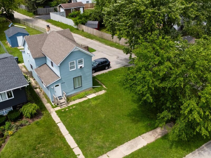 1904 Ezra Avenue Zion IL 60099