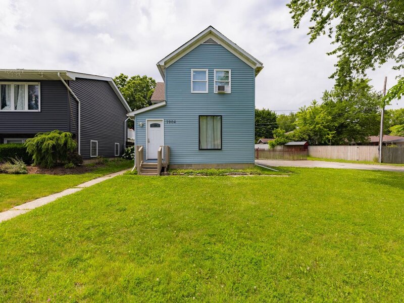 1904 Ezra Avenue Zion IL 60099