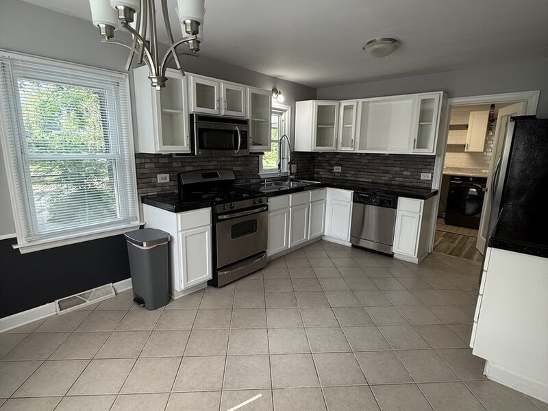 47 W Algonquin Road Des Plaines IL 60016