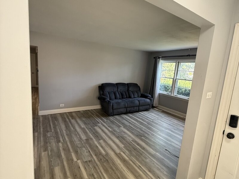 47 W Algonquin Road Des Plaines IL 60016