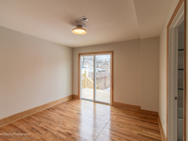 6334 S Saint Lawrence Avenue Chicago IL 60637