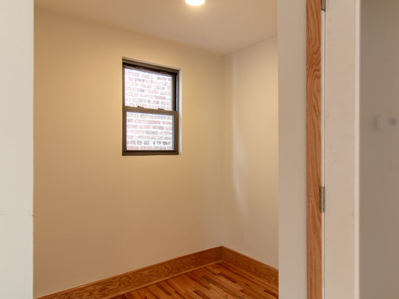 6334 S Saint Lawrence Avenue Chicago IL 60637