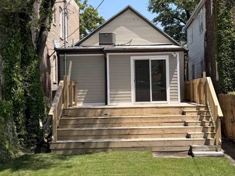 6334 S Saint Lawrence Avenue Chicago IL 60637
