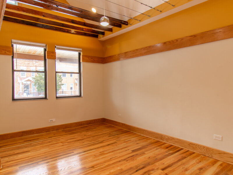 6334 S Saint Lawrence Avenue Chicago IL 60637