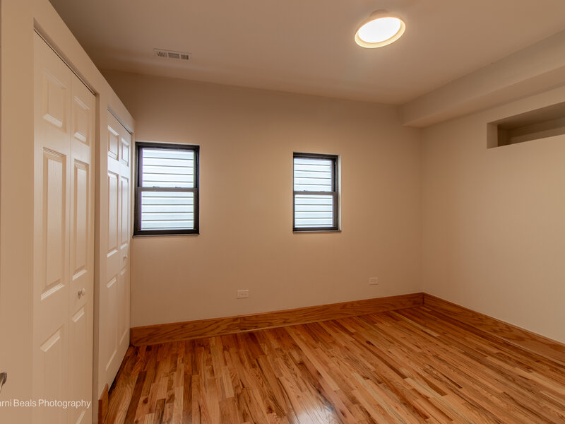 6334 S Saint Lawrence Avenue Chicago IL 60637