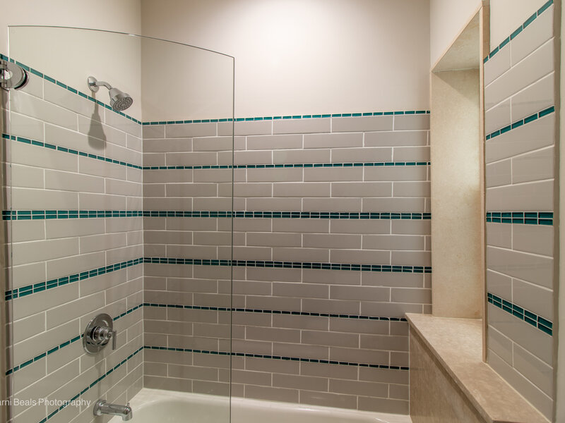 6334 S Saint Lawrence Avenue Chicago IL 60637
