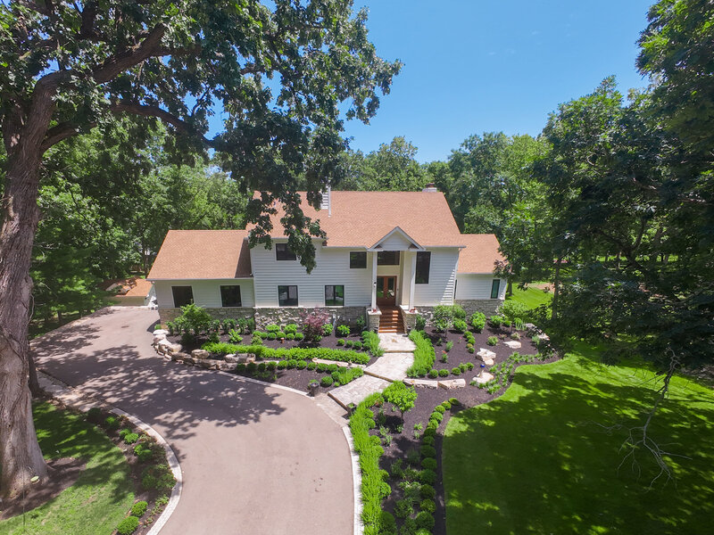 41 Barlow Drive St. Charles IL 60175