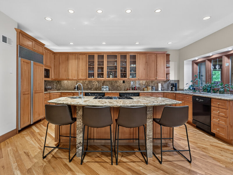 41 Barlow Drive St. Charles IL 60175