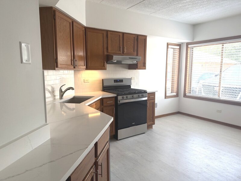 9424 S 77th Court Hickory Hills IL 60457