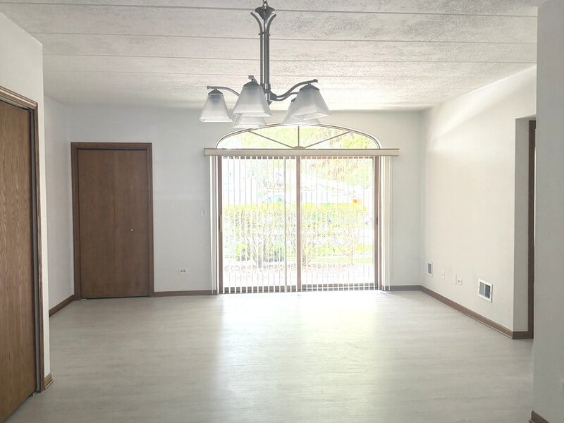 9424 S 77th Court Hickory Hills IL 60457