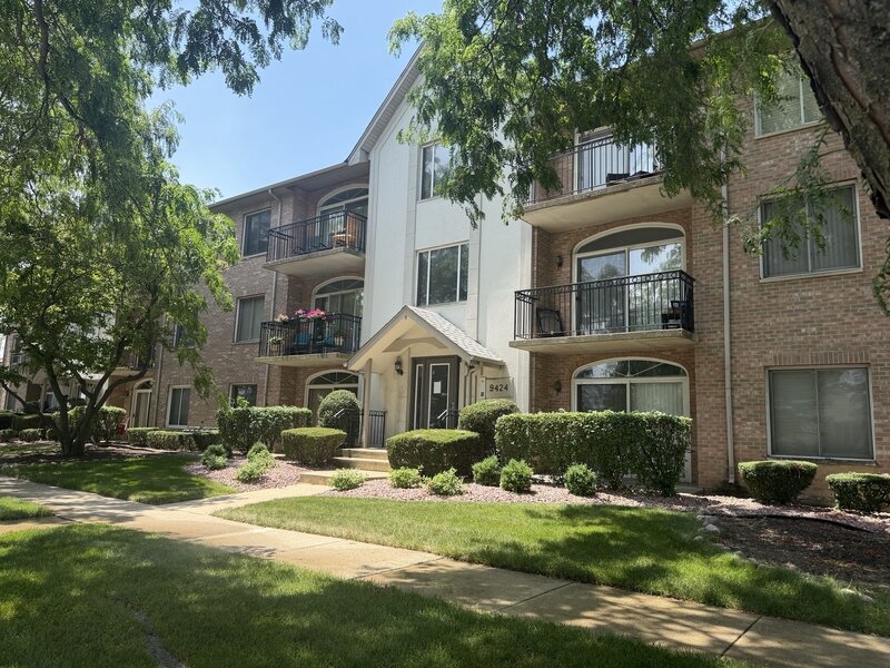 9424 S 77th Court Hickory Hills IL 60457