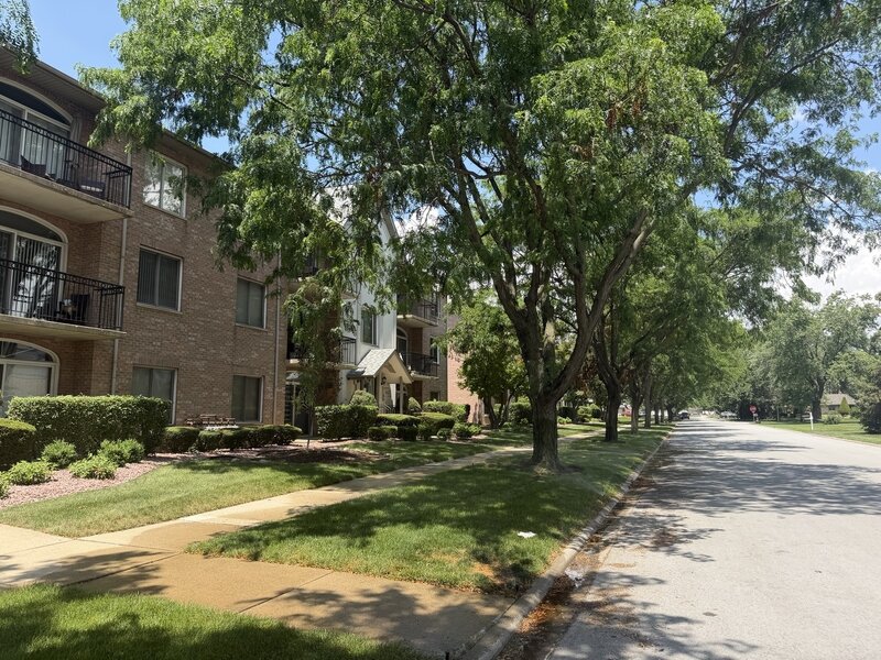 9424 S 77th Court Hickory Hills IL 60457