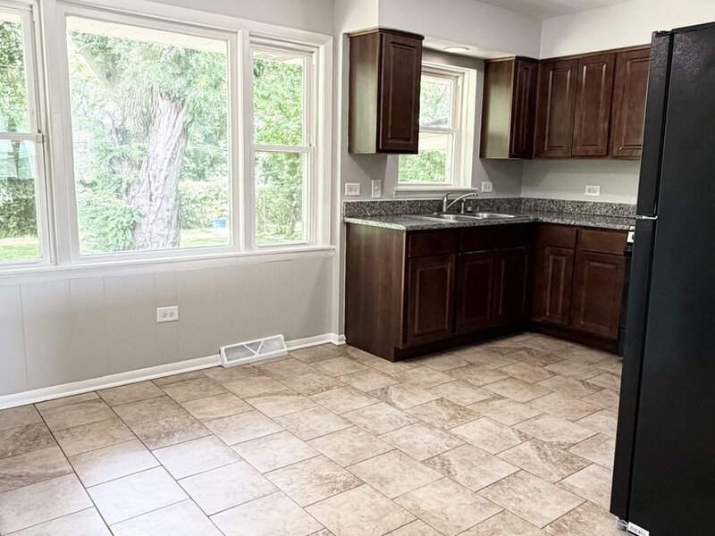 17060 Wausau Avenue South Holland IL 60473