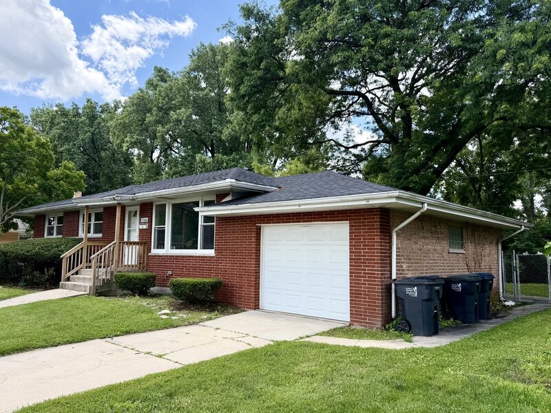 17060 Wausau Avenue South Holland IL 60473