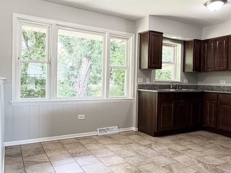 17060 Wausau Avenue South Holland IL 60473