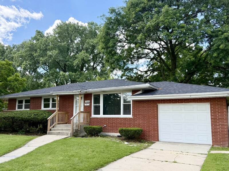 17060 Wausau Avenue South Holland IL 60473