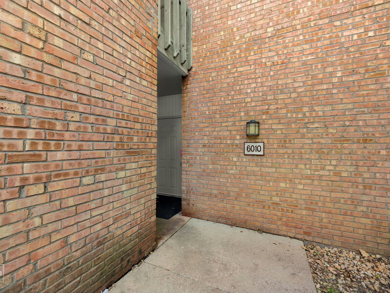6010 Forest View Road Lisle IL 60532
