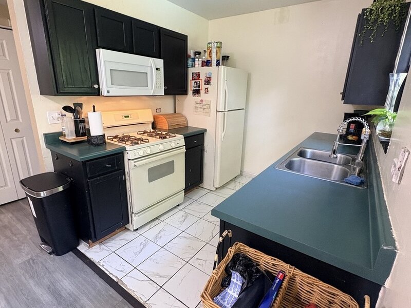 1422 W Split Oak Circle Round Lake Beach IL 60073