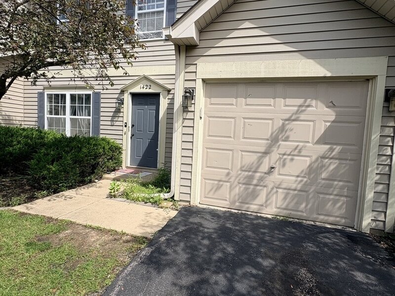 1422 W Split Oak Circle Round Lake Beach IL 60073