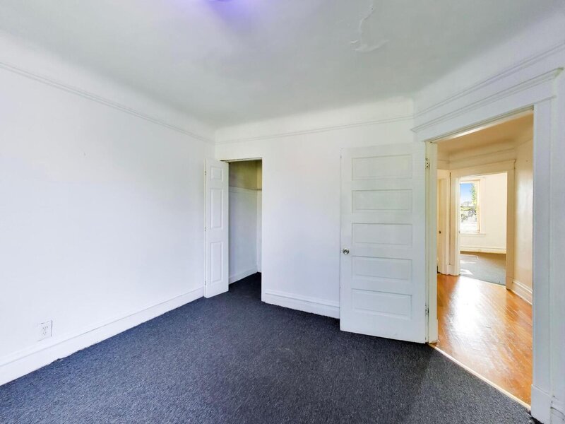 7041 S Eberhart Avenue Chicago IL 60637