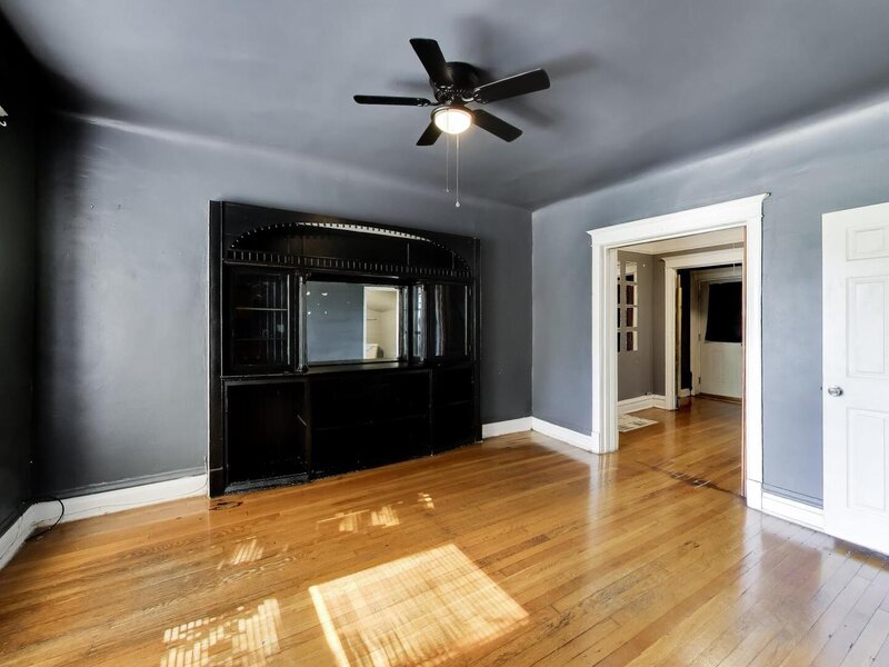 7041 S Eberhart Avenue Chicago IL 60637