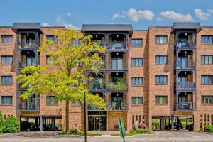 Photo of 9356 Landings Lane Des Plaines IL 60016 Unit 504