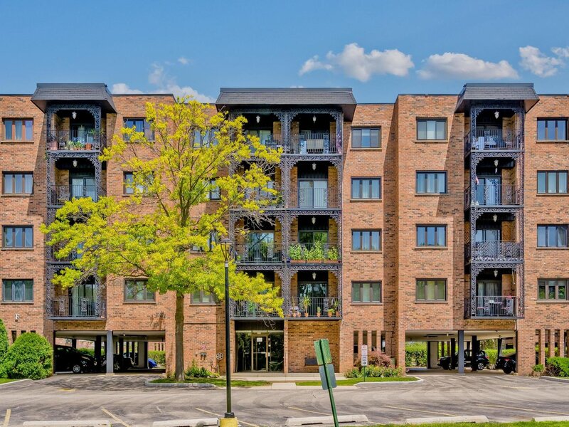 9356 Landings Lane Des Plaines IL 60016