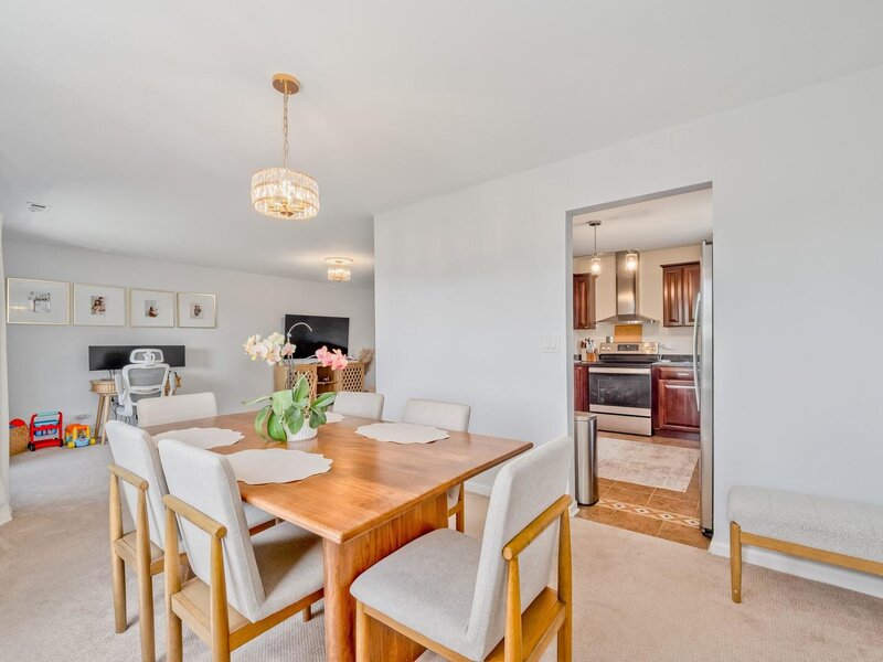 9356 Landings Lane Des Plaines IL 60016