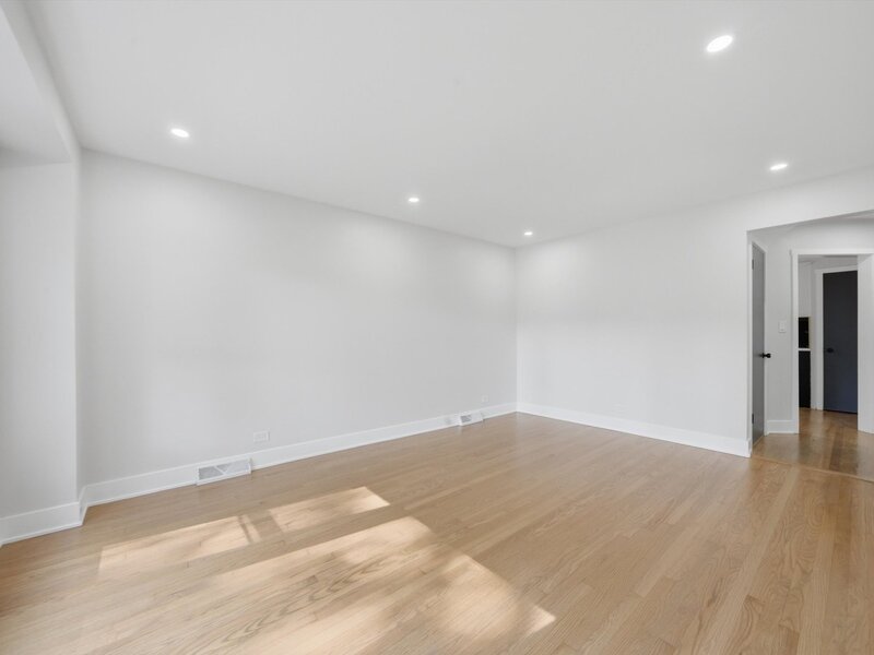 6332 N Mobile Avenue Chicago IL 60646