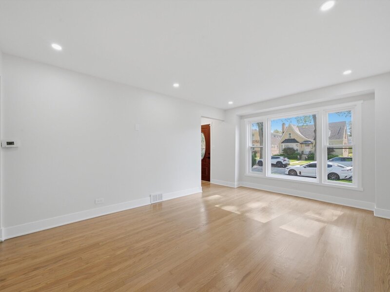 6332 N Mobile Avenue Chicago IL 60646