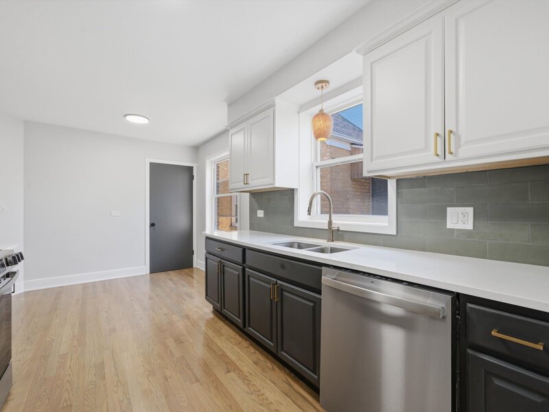 6332 N Mobile Avenue Chicago IL 60646