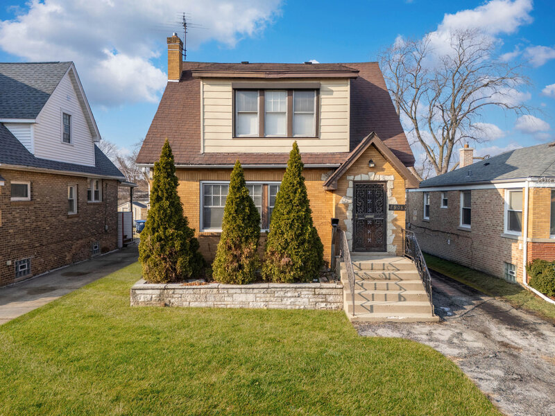1908 S 23rd Avenue Maywood IL 60153