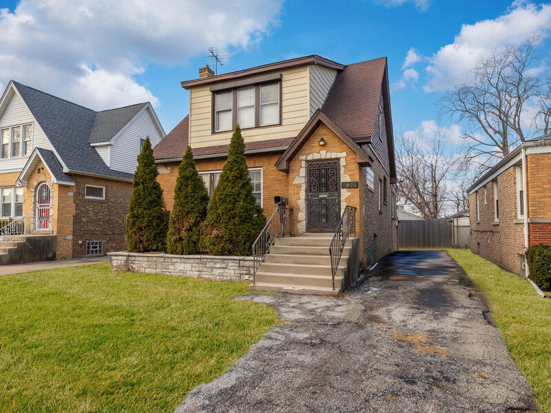 1908 S 23rd Avenue Maywood IL 60153