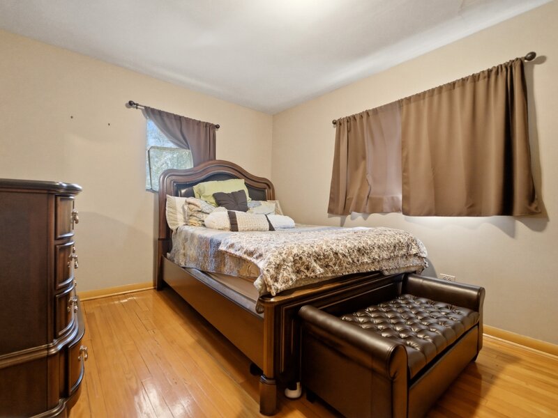 13227 S Escanaba Avenue Chicago IL 60633