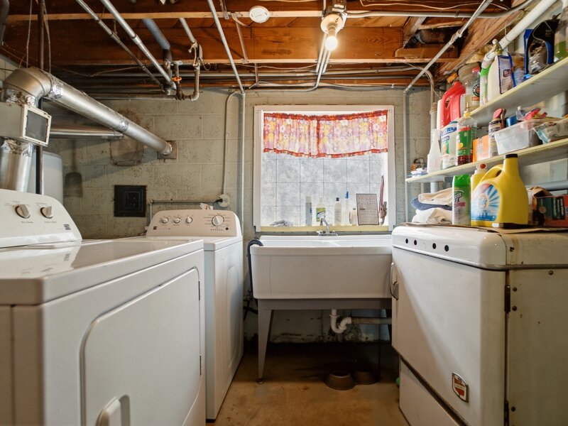 13227 S Escanaba Avenue Chicago IL 60633